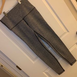 Lululemon black and white leggings